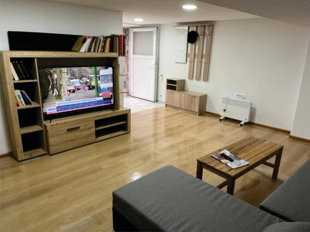 Demo'S Place Gusinje Bagian luar foto